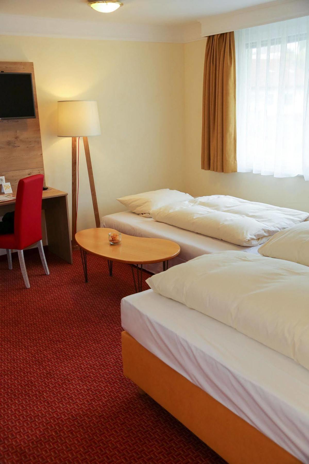 היידנהיים אן דר ברנץ Akzent Hotel Restaurant Hirsch מראה חיצוני תמונה