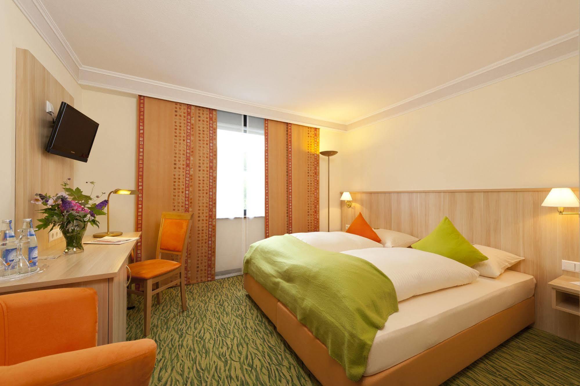 היידנהיים אן דר ברנץ Akzent Hotel Restaurant Hirsch מראה חיצוני תמונה