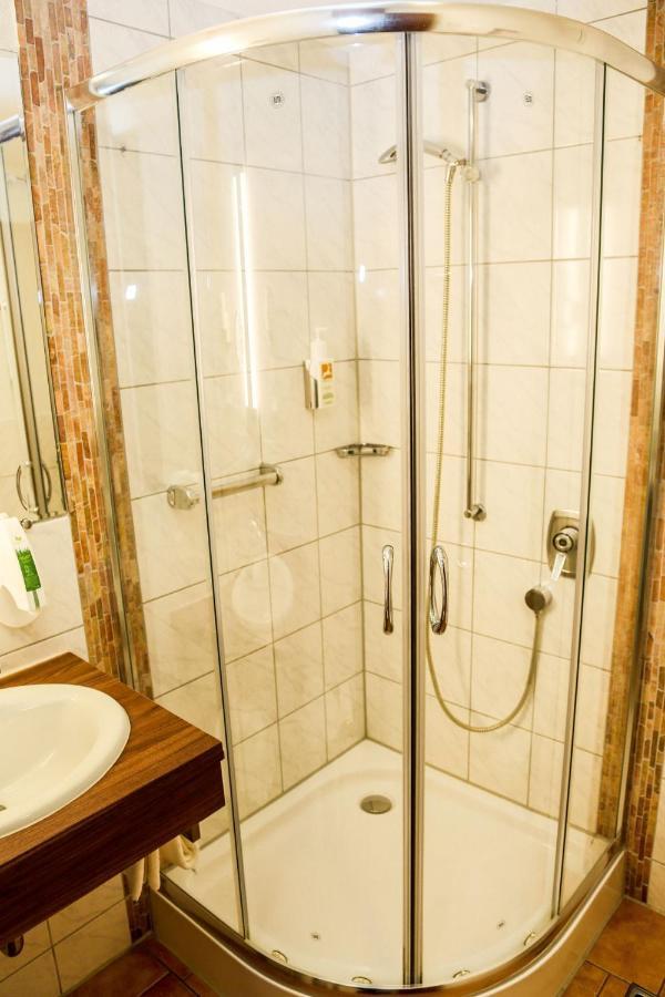 היידנהיים אן דר ברנץ Akzent Hotel Restaurant Hirsch מראה חיצוני תמונה
